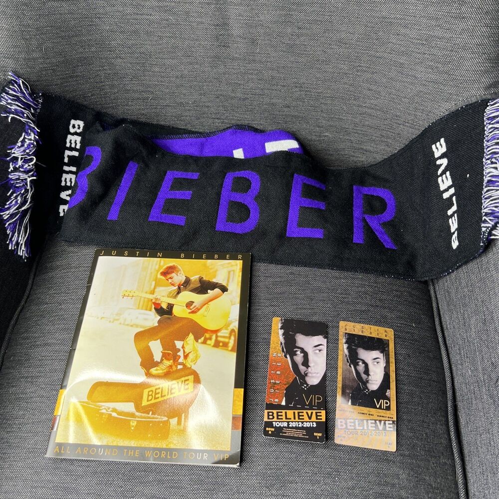 JUSTIN BIEBER Believe All Around The World VIP Concert Tour Book 2012 + Scarf